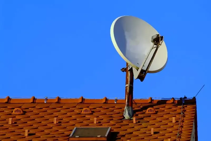 Pose d'antenne télévision